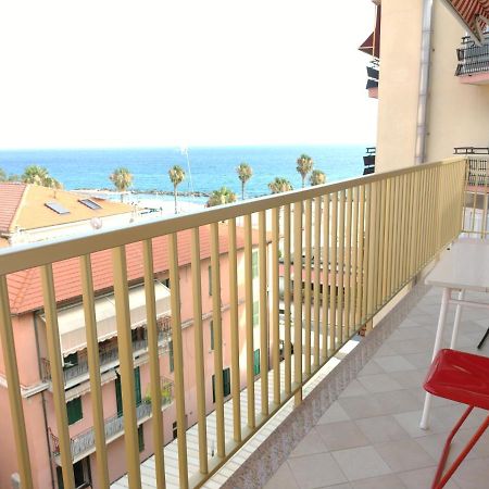 Casa Fronte Mare Διαμέρισμα Βεντιμίλια Εξωτερικό φωτογραφία