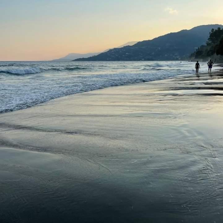 Casa Fronte Mare Διαμέρισμα Βεντιμίλια Εξωτερικό φωτογραφία