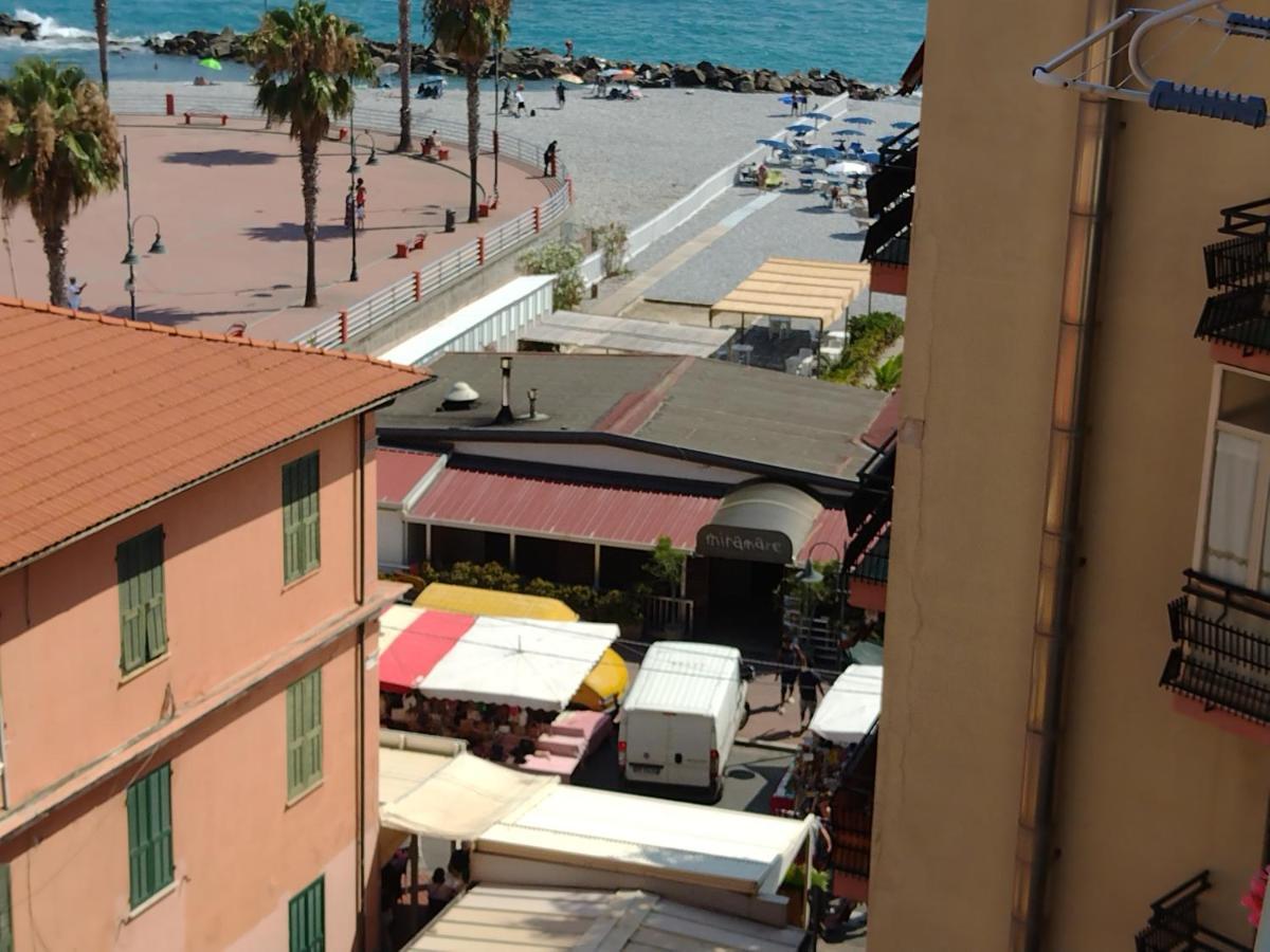 Casa Fronte Mare Διαμέρισμα Βεντιμίλια Εξωτερικό φωτογραφία